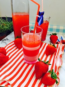 DIY Strawberry Soda--Lacto Fermented Strawberry Soda